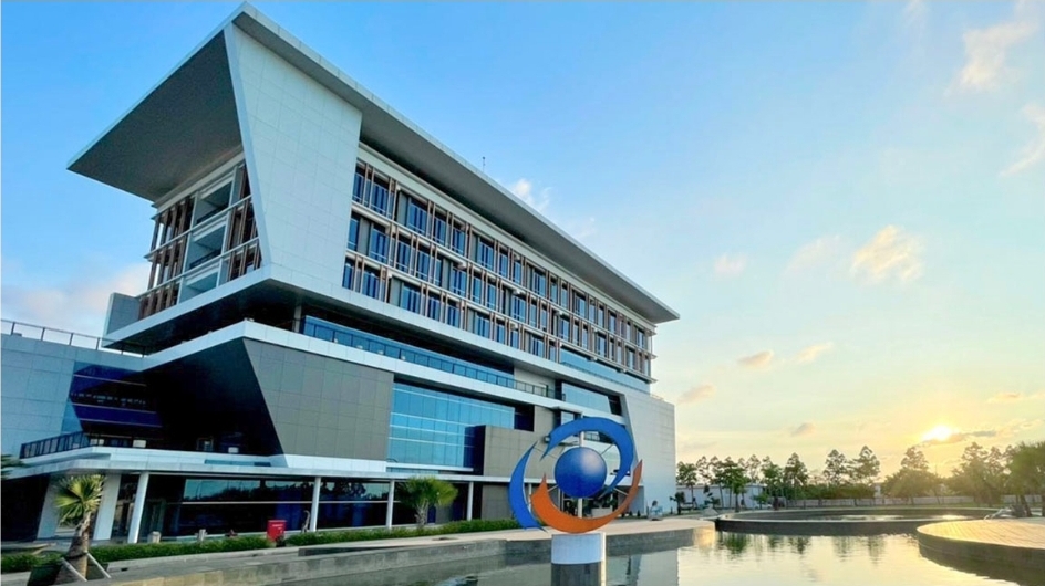 Kampus Digital Esa Unggul, Terobosan Pendidikan 100% Online Berbasis Teknologi di Indonesia