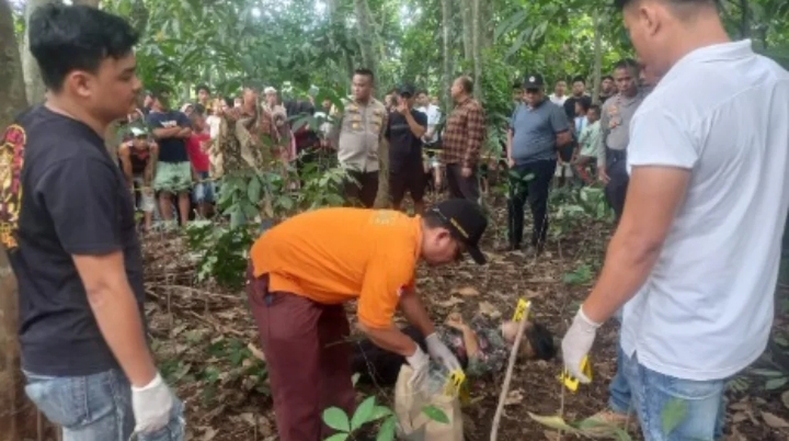 HEBOH! Mayat Wanita Muda Terkapar di Kebun Belakang Pasar Anyar Sukatani