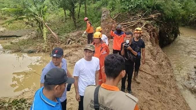 Binzein Janji Sulap Jadi Hutan Konservasi, Area longsor di Panyindangan akan Ditanami Pepohonan