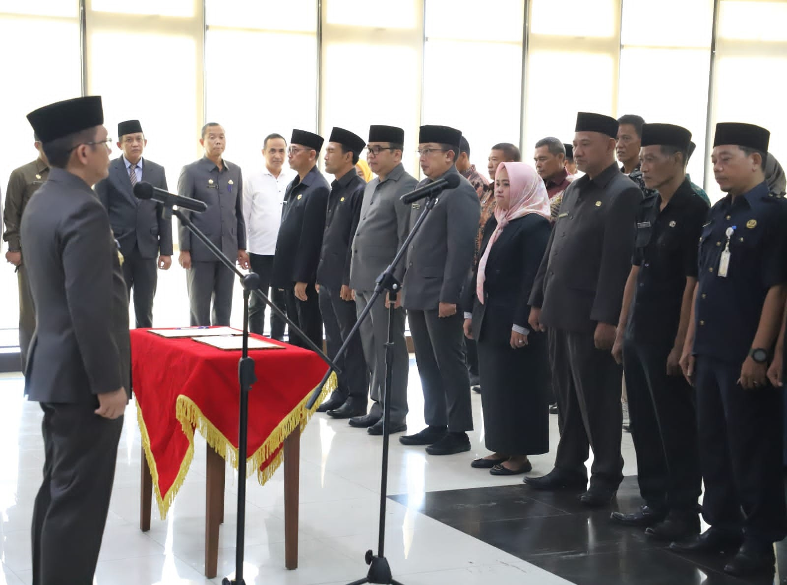 Pj Bupati Bekasi Rotasi Jabatan Puluhan Guru, Ada 10 Pejabat Fungsional Naik Jabatan