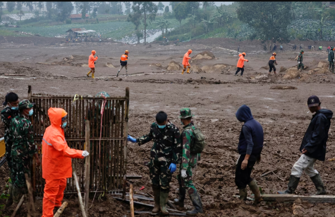 Korban Longsor di West Java Bertambah, 32 Orang Masih Hilang