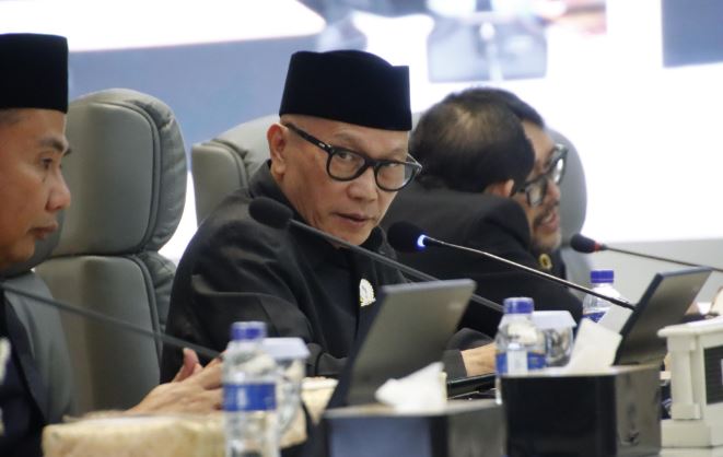 DPRD Jabar Gelar Rapur Pandangan Umum Fraksi-Fraksi atas 3 Ranperda