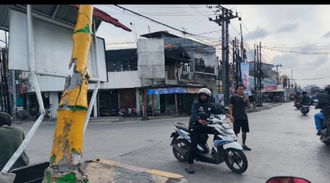 Tugu Warungbongkok Ditabrak Sejarah Terluka, Warung Bukan Sekadar Simbol Jalan