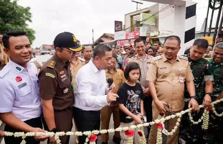 Disambut Antusias Warga, Bupati Aep Ajak Masyarakat Resmikan Underpass Gorowong 