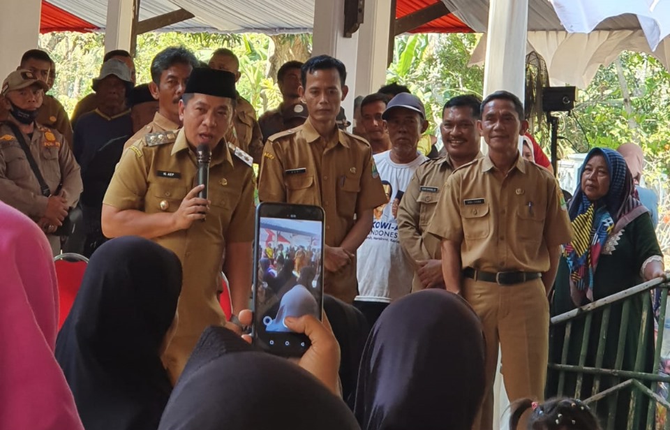 Warga Pesisir Cilamaya Berdoa Wabup Aep Lancar Terima Suksesi Kepemimpinan dari Bupati Cellica