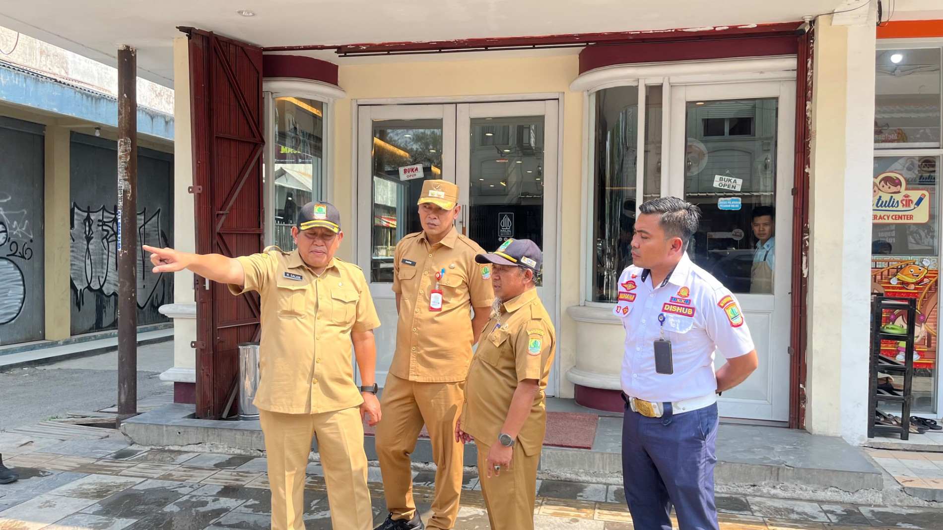 Dishub Karawang Perketat Pengawasan, Truk Besar Dilarang Masuk Jalan Tuparev