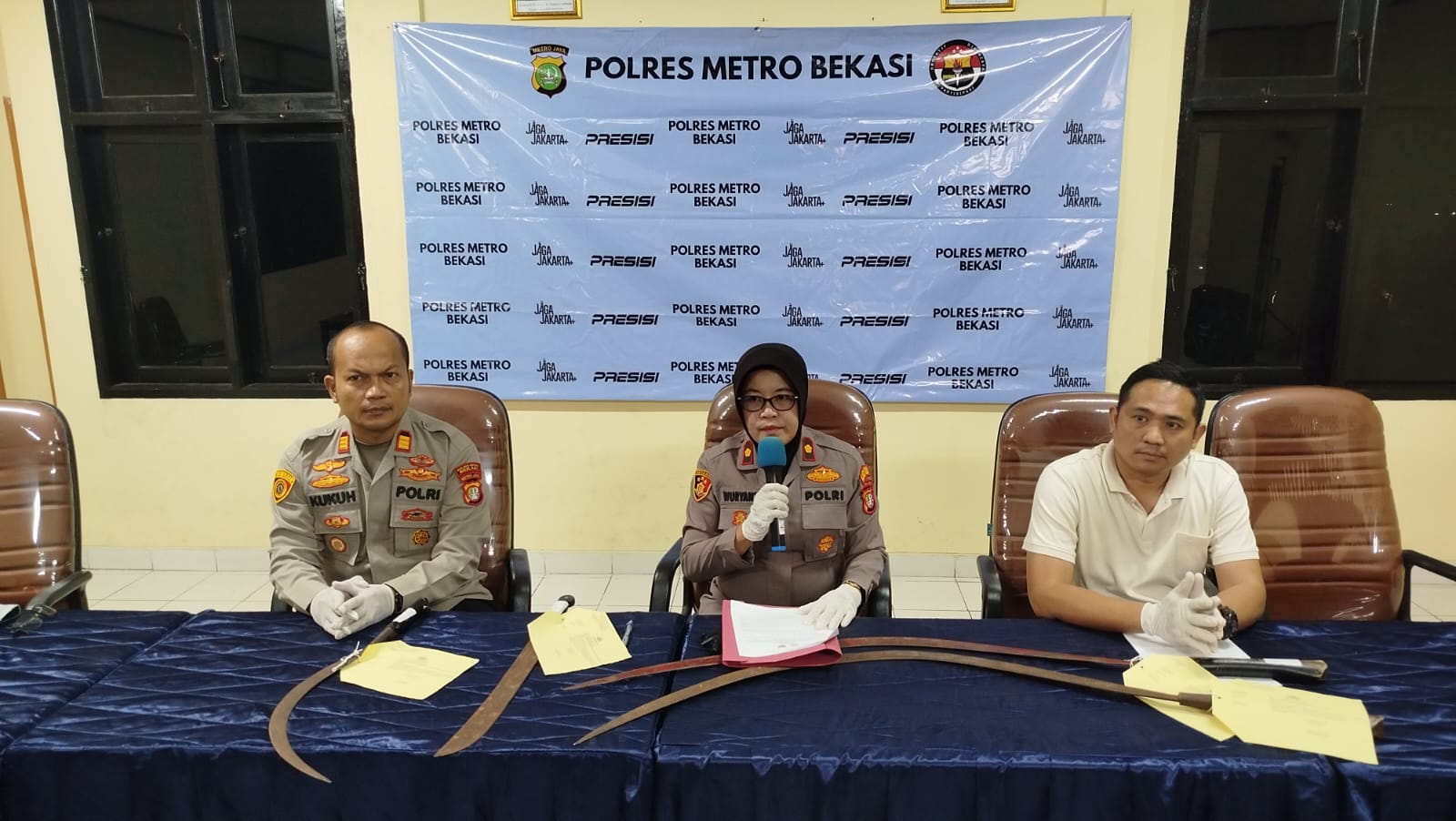 Siswi SMP Tewas Dibacok Brutal, 2 Pelaku Dicokok di Sekolah, 1 Kabur!