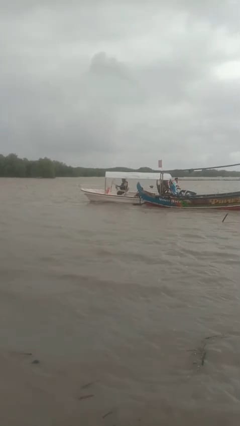 Cuaca Ekstrim, Dua Perahu Nelayan di Karawang Dihantam Ombak Besar, 1 ABK Tewas, Satu Orang Hilang, 1 Kritis 