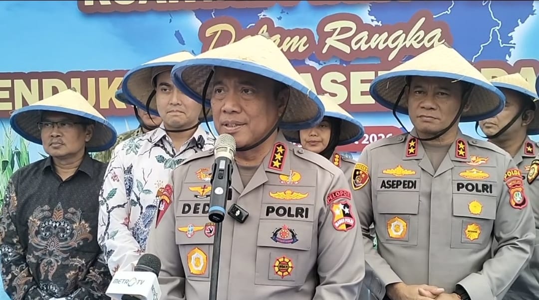 Wakapolri Tanam Jagung di Cikarang 