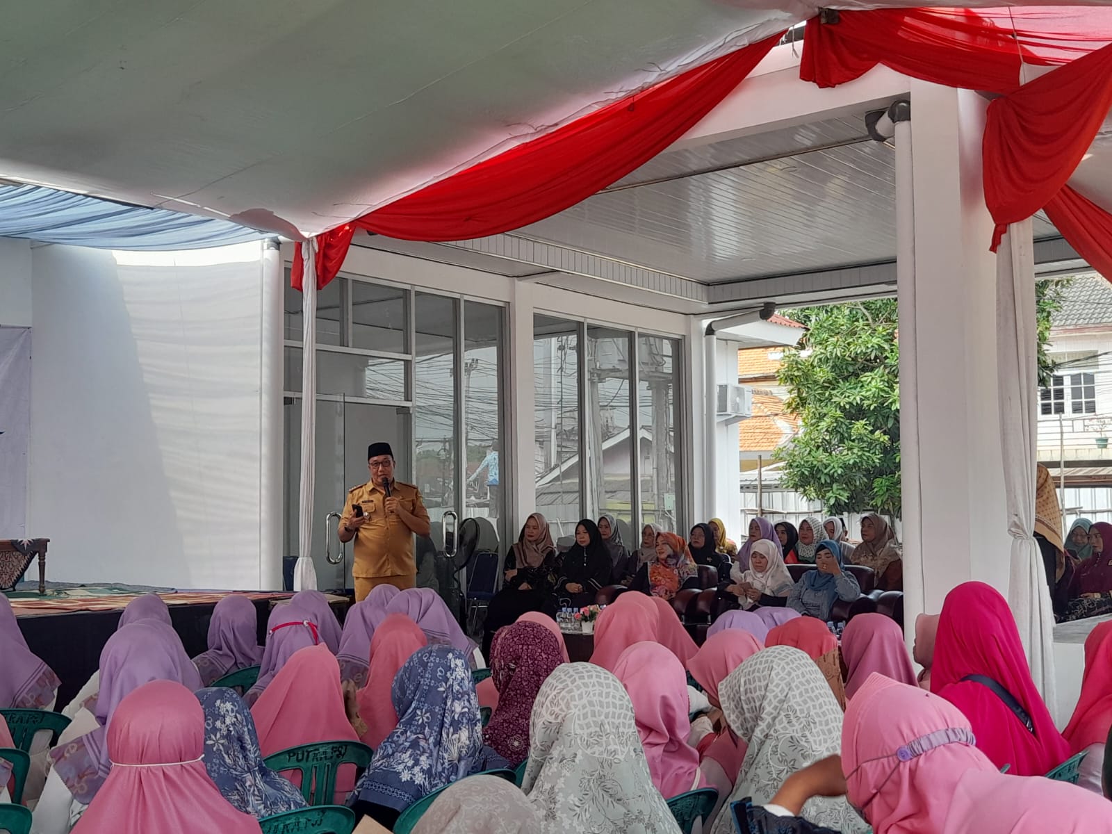 TP PKK Telukjambe Timur bersama Majelis Ta'lim se-Kecamatan Telukjambe Timur Gelar Pengajian Akbar