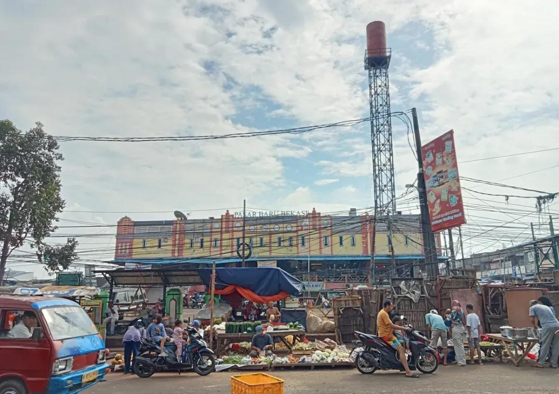 RELOKASI PKL BEKASI DIHARAPKAN TINGKATKAN PENDAPATAN PEDAGANG