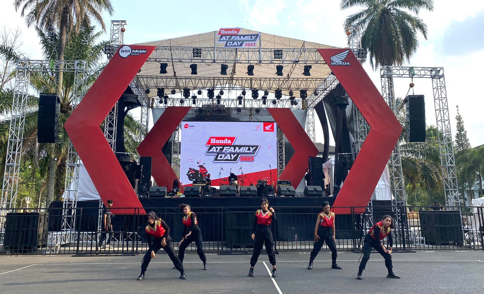 Pecinta Motor Matic Honda Berkumpul Bersama di Honda AT Family Day