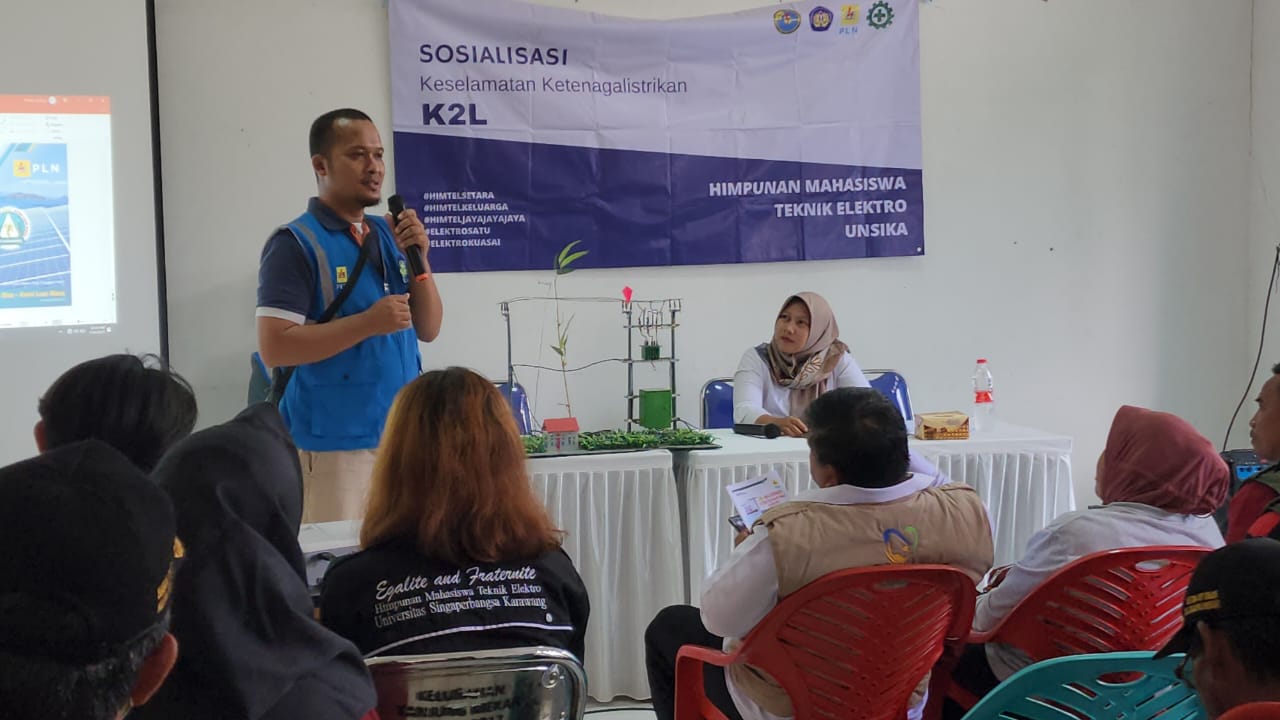 PLN UP3 Karawang Edukasi Petani Tanjung Mekar Jelaskan Keselamatan Ketenagalistrikan