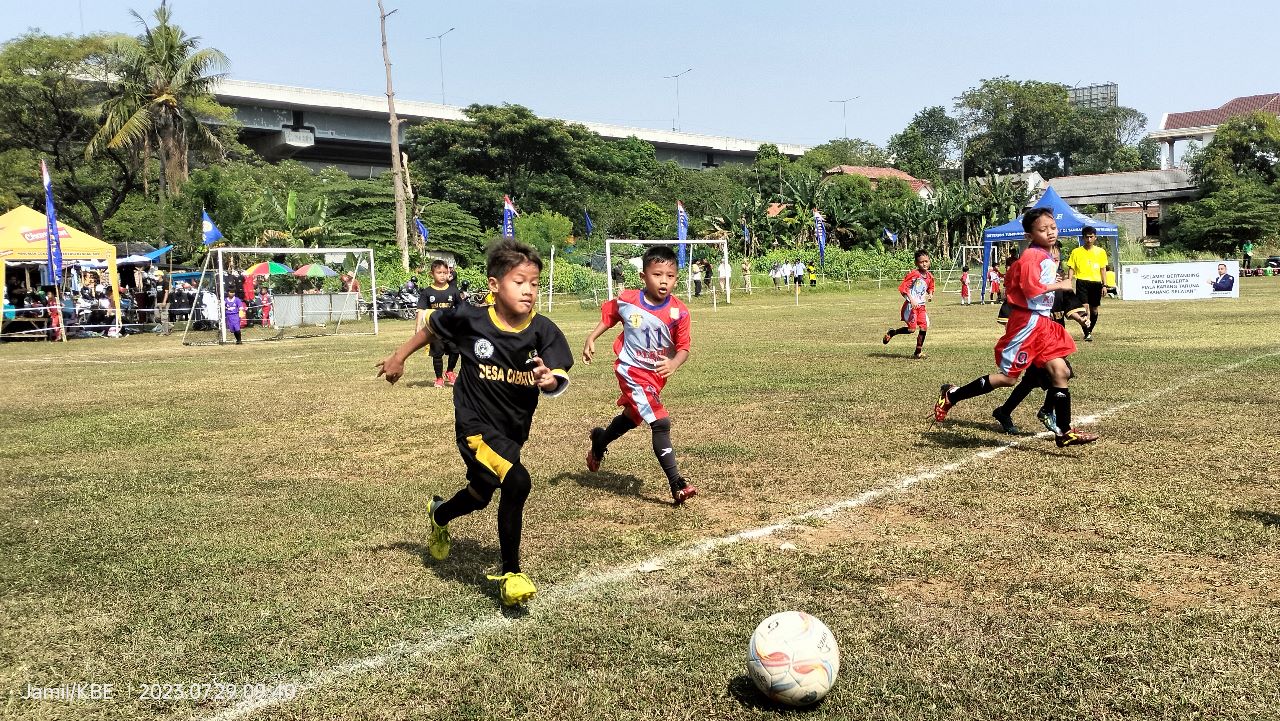 Karang Taruna Ciksel Gaungkan Cinta Sepakbola Usia Dini