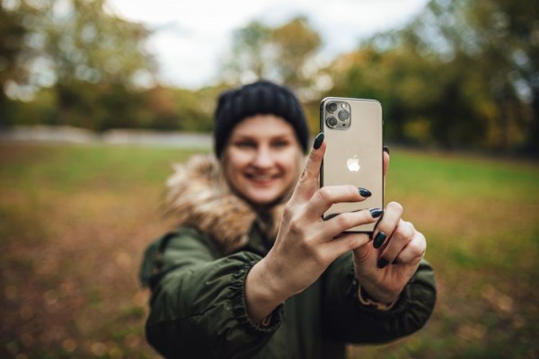 Ternyata Ini 4 Alasan Psikologis Kenapa Orang Merasa Bangga Ketika Punya iPhone