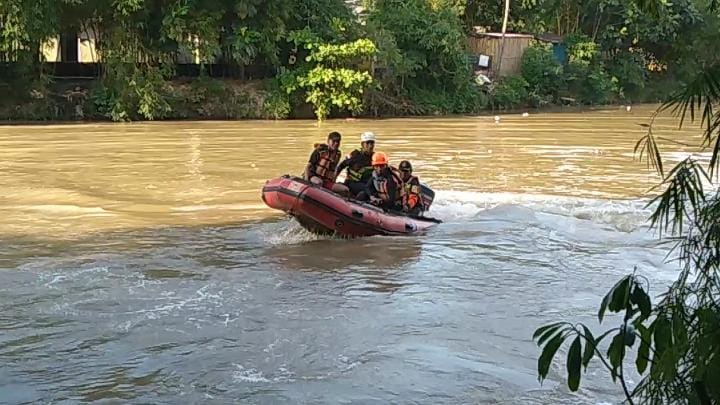 Hari Ketiga, Pencarian Dirno yang Hilang Saat Mencari Cacing Sutra di Tepian Kali Bekasi Masih Nihil