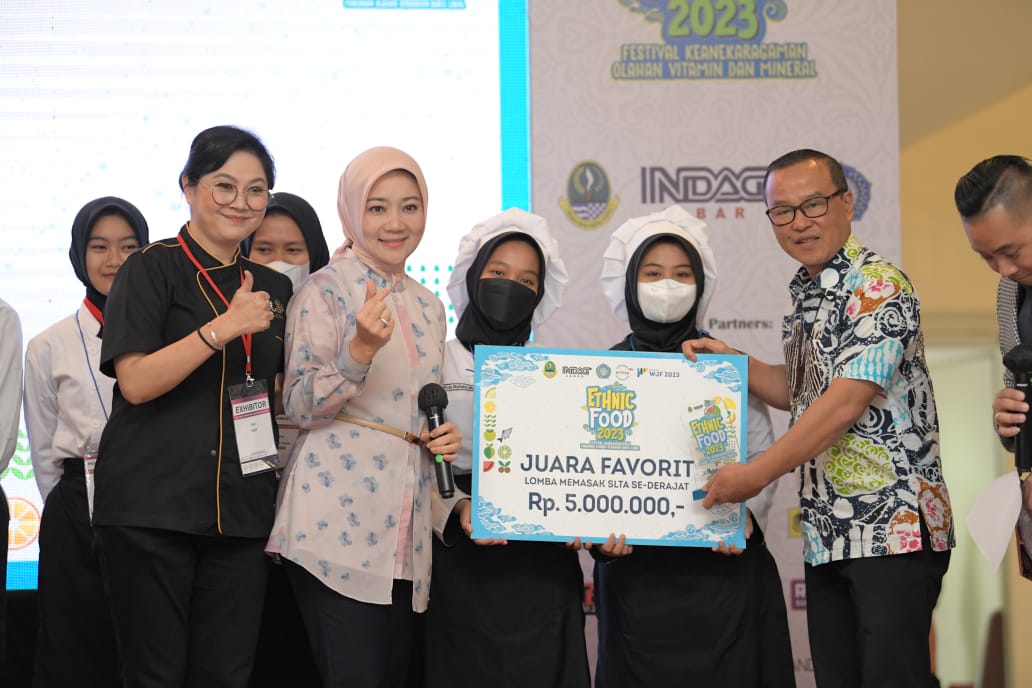 SMKN 2 Beleendah Kabupaten Bandung Juara Pertama Lomba Masak BIFHEX 2023