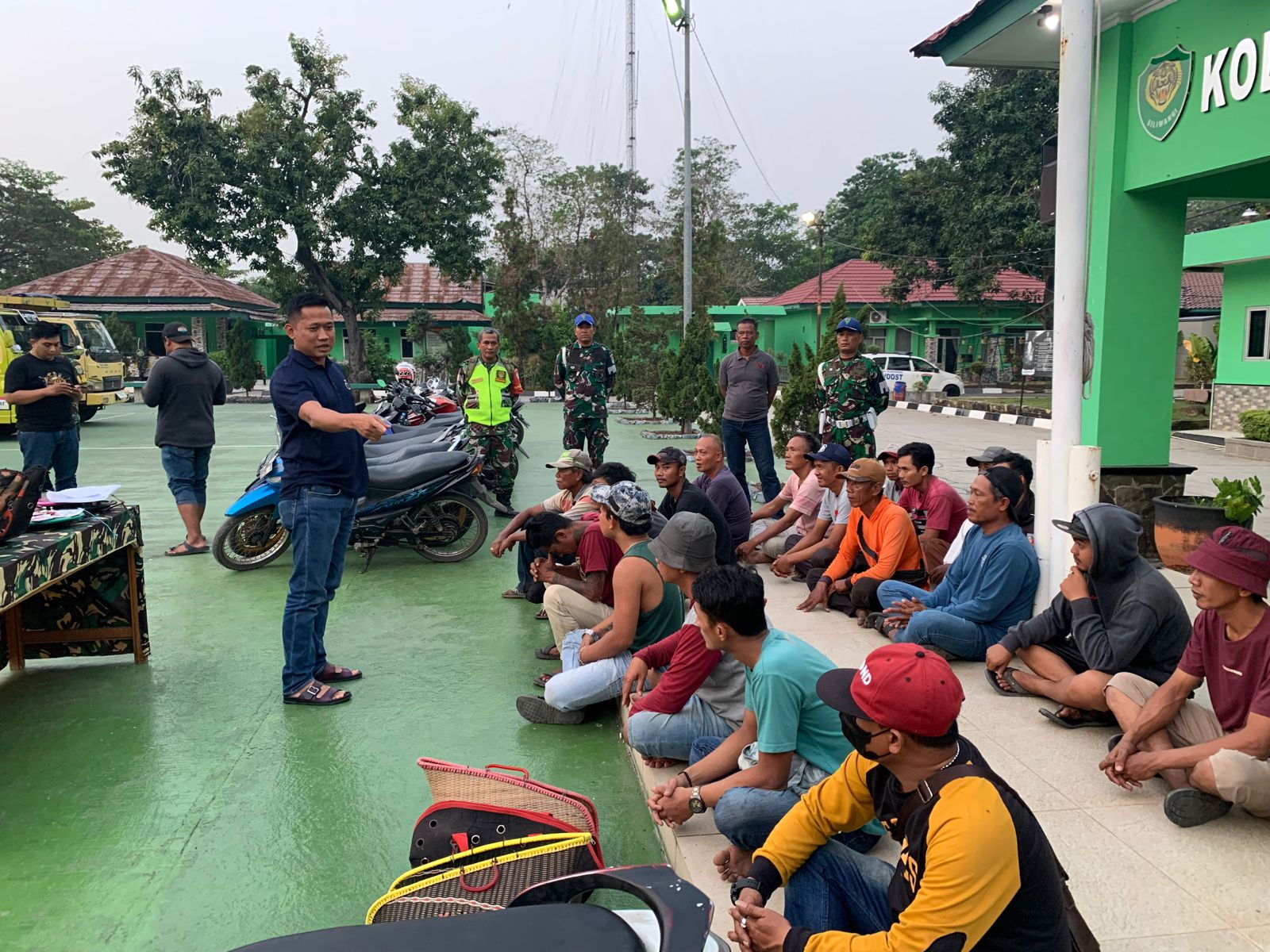 125 Penjudi Sabung Ayam di Karawang Lari Saat Digerebek, Tapi 25 Ditangkap, Nih Penampakannya.. 