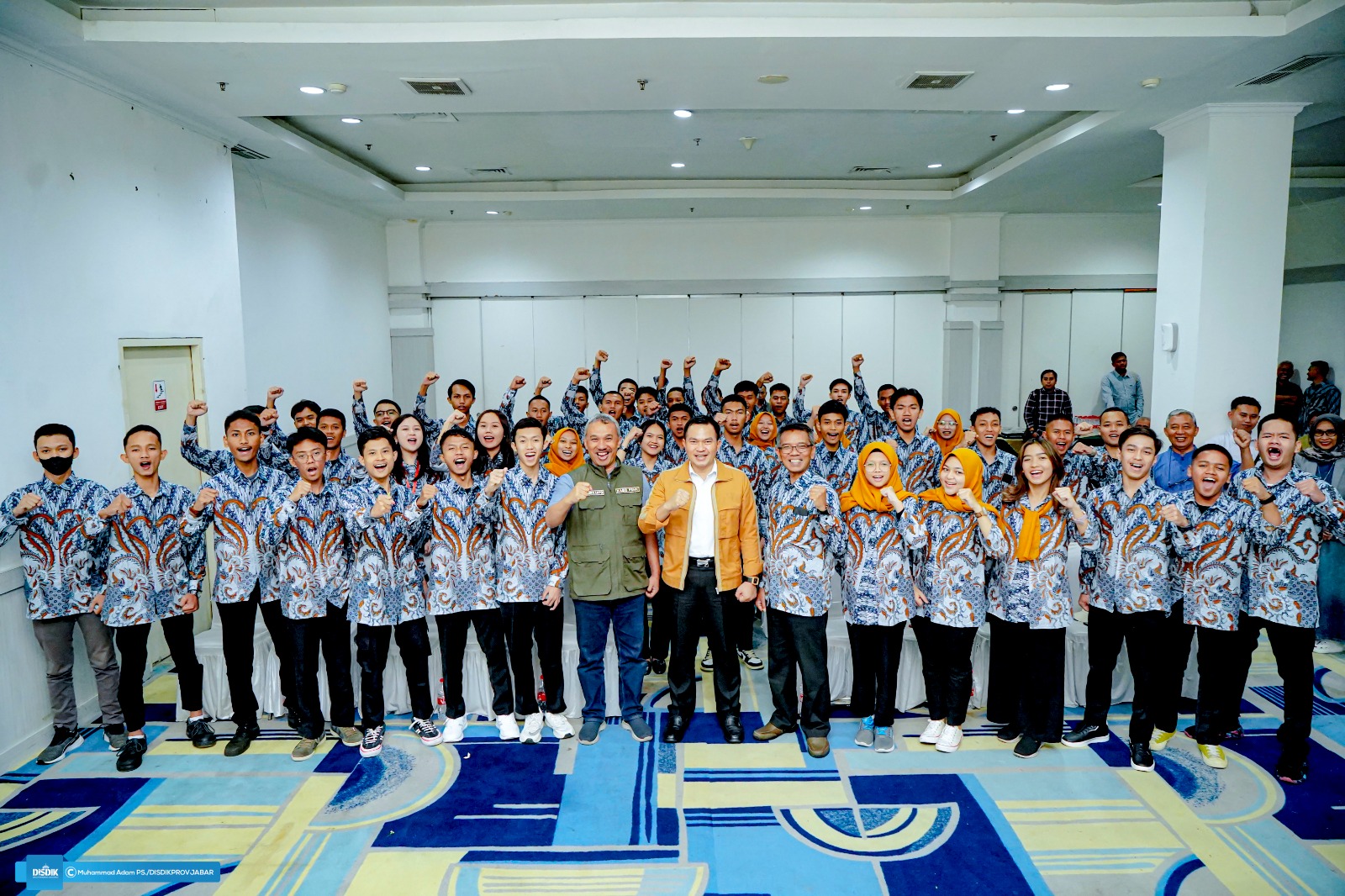 Wahyu Mijaya Lepas Kontingen LKS SMK Jabar ke Tingkat Nasional