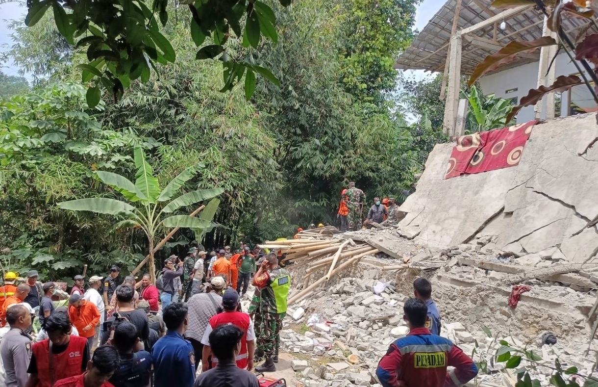 Bangunan Ambruk saat Acara Maulid Nabi di Bogor, 3 Orang Tewas