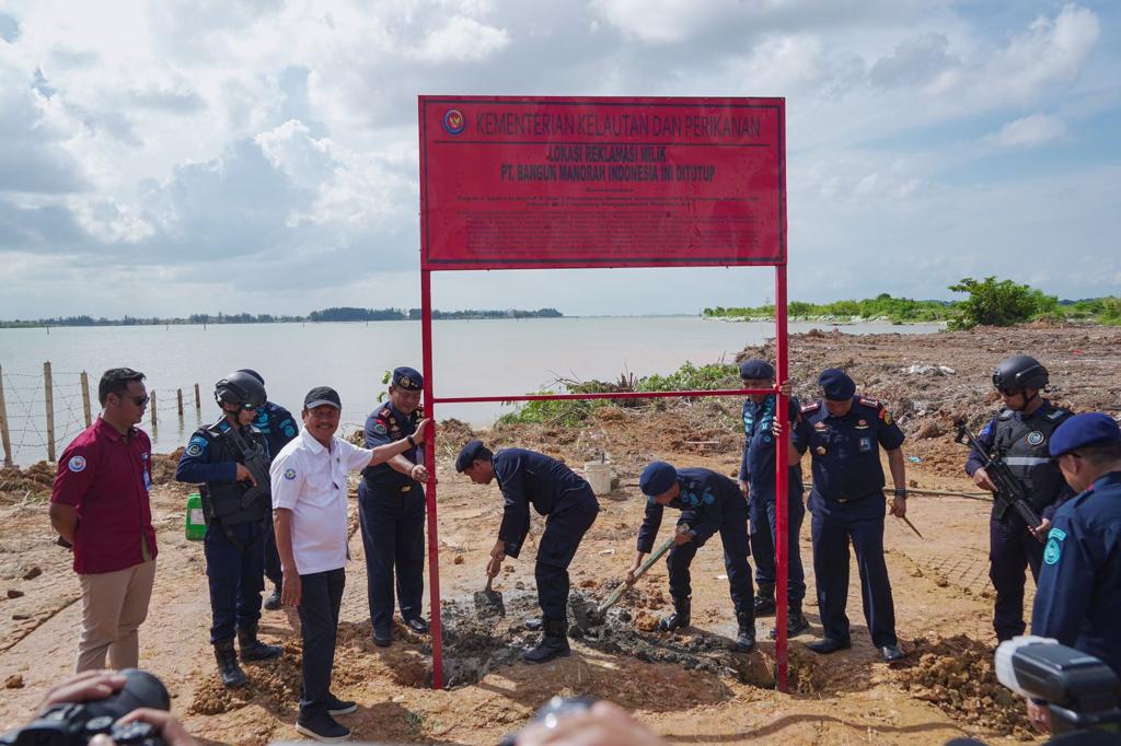Menteri Trenggono Tinjau Lokasi Pencemaran di Perairan Tanjung Bemban Batam