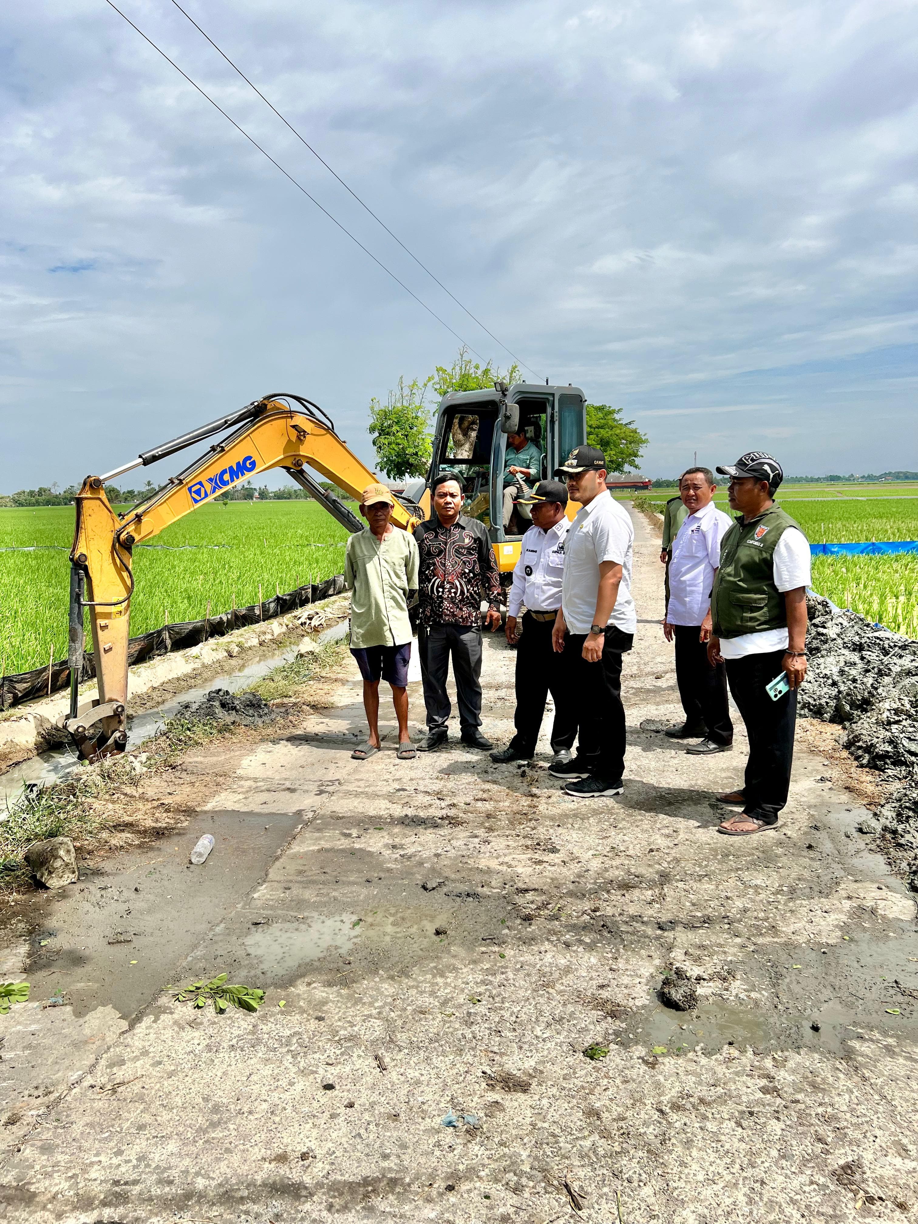 DPKP Karawang Lakukan Normalisasi di Wilayah Kecamatan Kutawaluya