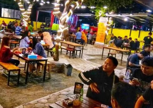Nikmati Waktu Bersantai, Ini 3 Rekomendasi Cafe di Dekat Alun-alun Karawang yang Cocok Buat Nongkrong