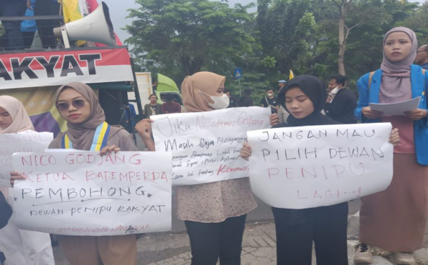 Tagih Janji Dewan, KOPRI PMII Gelar Aksi ke Gedung DPRD Kota Bekasi