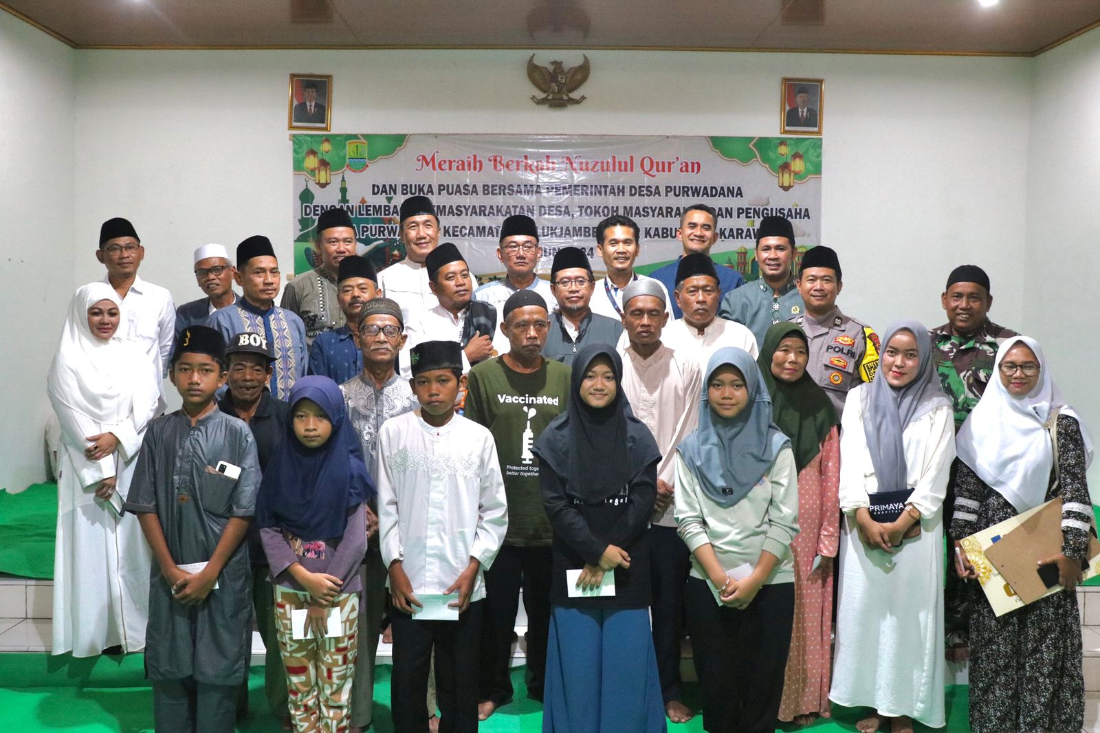 Pemdes Purwadana Salurkan Dana Bantuan Senilai Rp65 Juta Kepada Para DKM Masjid, Anak Yatim dan Jompo
