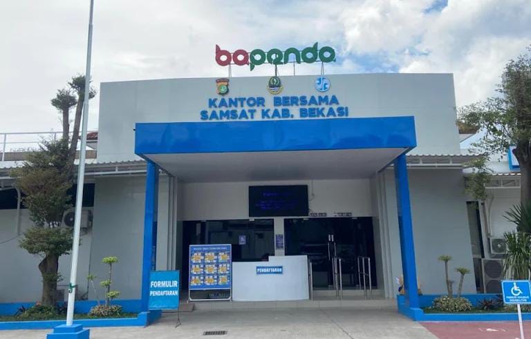 Pelayanan Cepat, Warga Apresiasi Samsat Kabupaten Bekasi