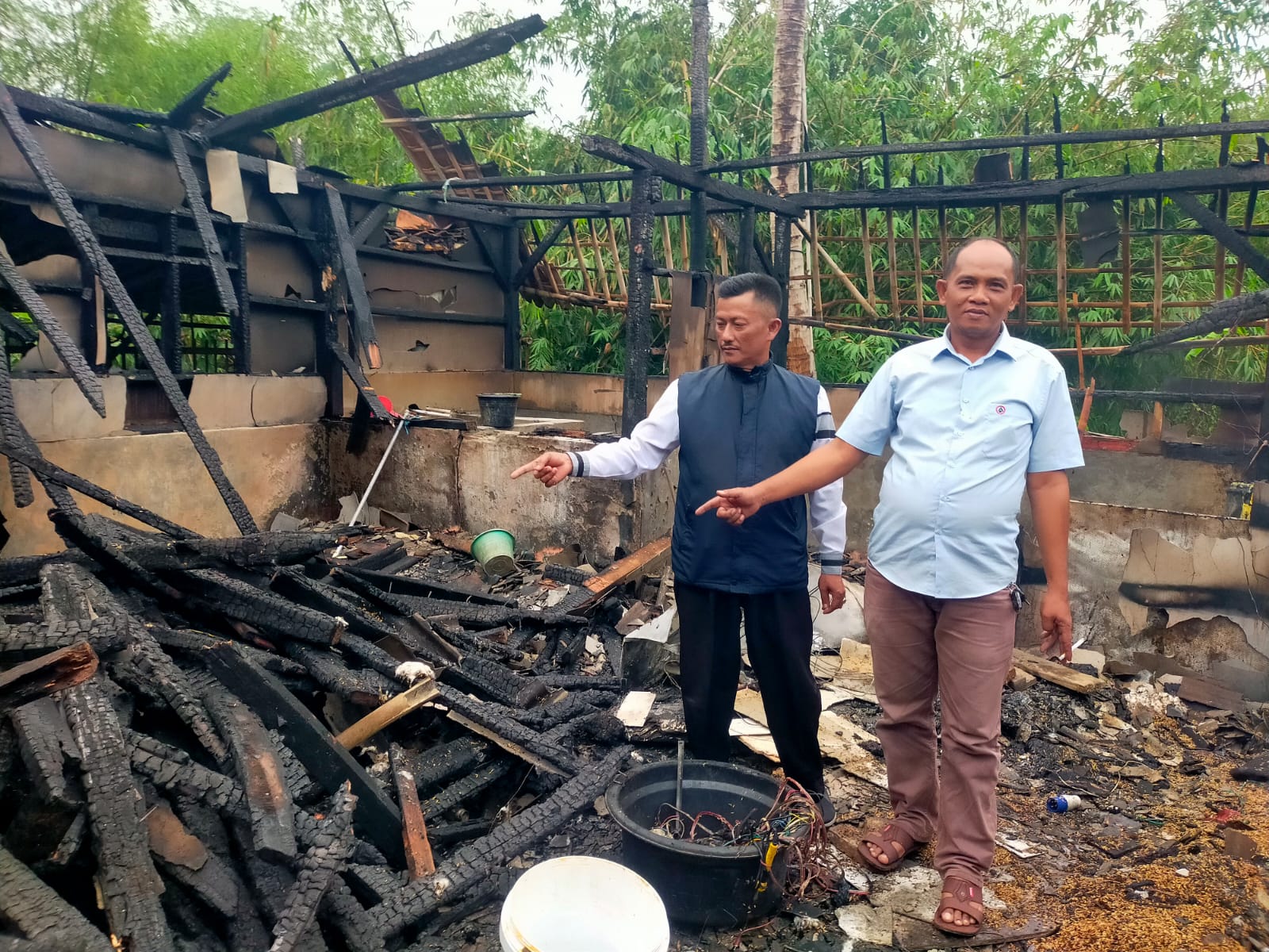 Tersambar Petir, Rumah di Bojongmangu Habis Dilahap si Jago Merah