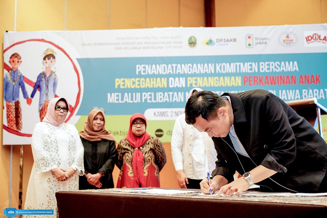 Kadisdik Jawa Barat Wahyu Mijaya Pimpin Penandatanganan Komitmen Pencegahan dan Penanganan Perkawinan Anak