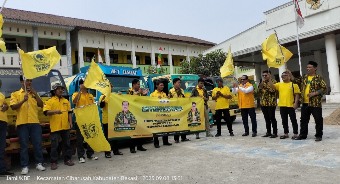 AMPG Kabupaten Bekasi Distribusikan 10 Tangki Air Bersih di Kecamatan Cibarusah 