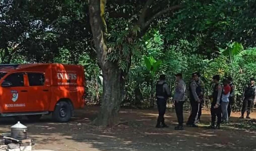 Densus 88 Tangkap Terduga Teroris di Kampung Kamojing Barat Karawang