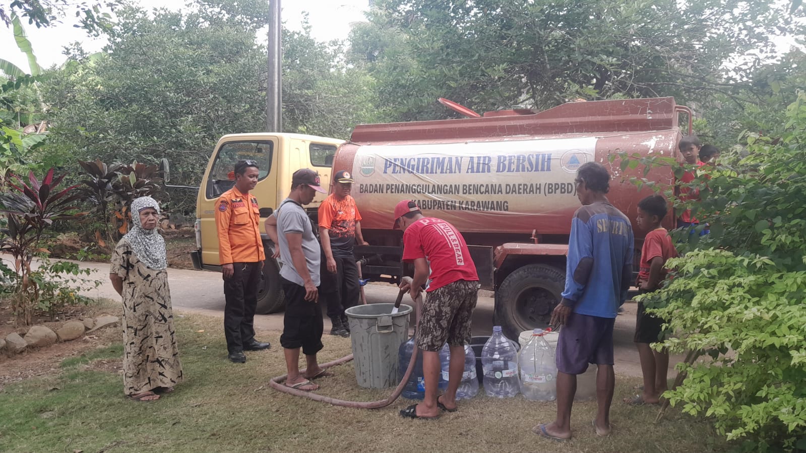 Kekeringan Terus Meluas, 10 Desa di Karawang Alami Krisis Air Bersih