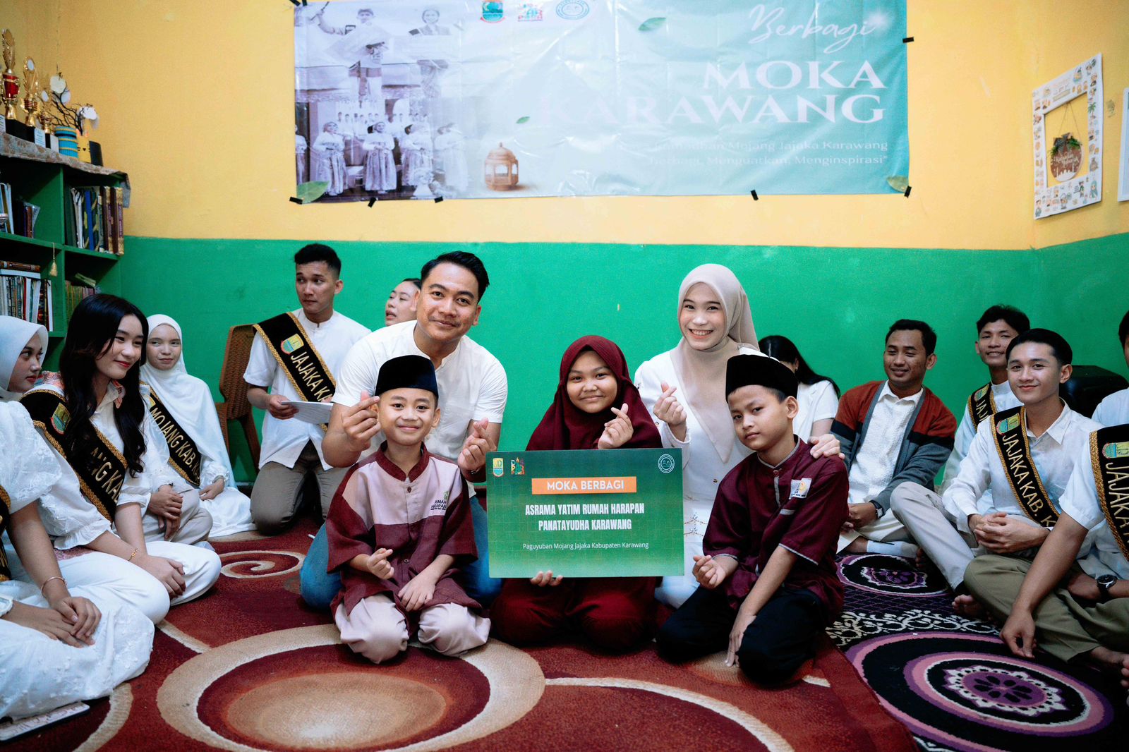 Hangatkan Ramadan, Mojang Jajaka Karawang Hadirkan Senyuman untuk Yatim dan Dhuafa