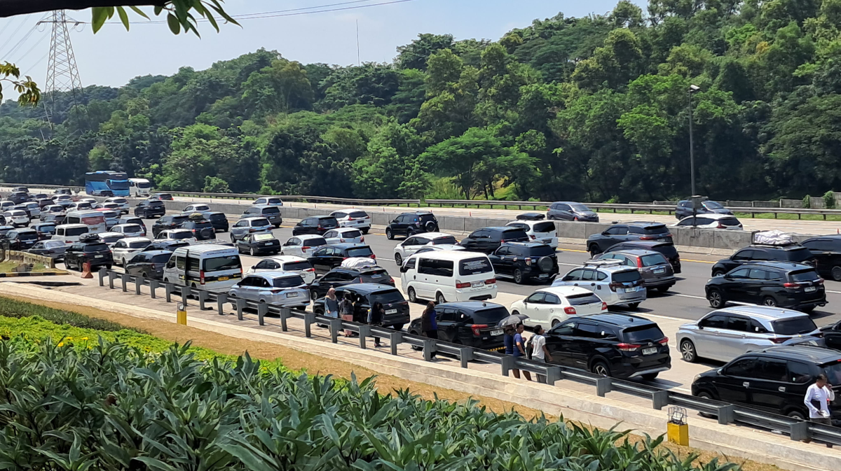 Update Arus Mudik Lebaran Terkini: 5 Ribu Lebih Kendaraan Padati Tol Japek Tiap Jam