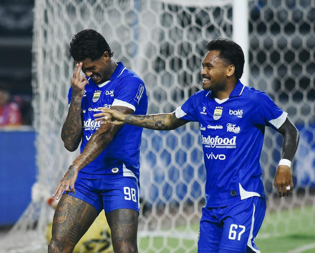 Babak Pertama: Persib Bandung Menggila Hajar Madura United 3-0!
