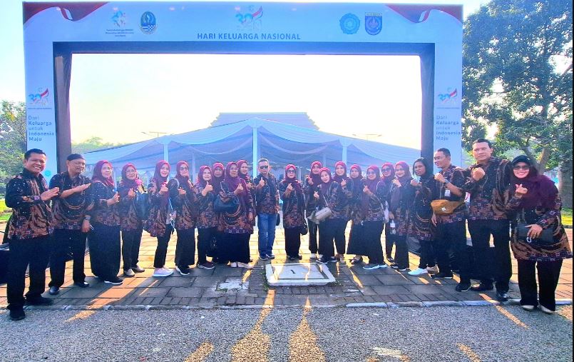 DPPKB Karawang Tampil Cemerlang di Harganas Jabar, Sabet Banyak Penghargaan Bergengsi