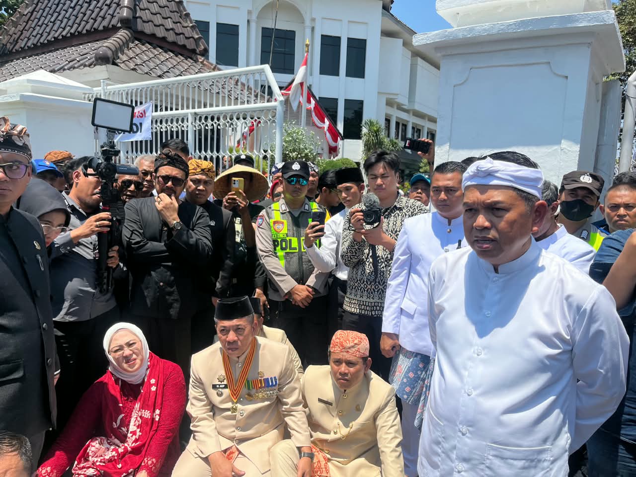 KDM Ungkap Tiga Perusahaan Angkutan Tambang di Balik Lalu Lintas Truk Badami-Loji