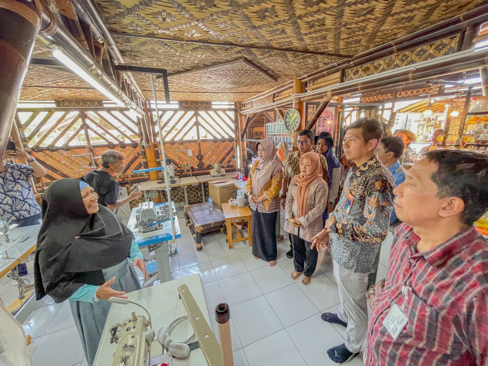 PLN Nusantara Power Resmikan Gedung Produksi Jahit Inklusi