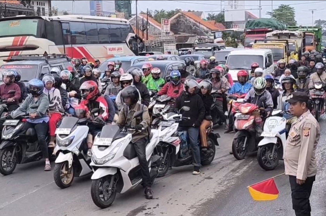 Arus Balik Lebaran Padati Jalur Pantura Cirebon