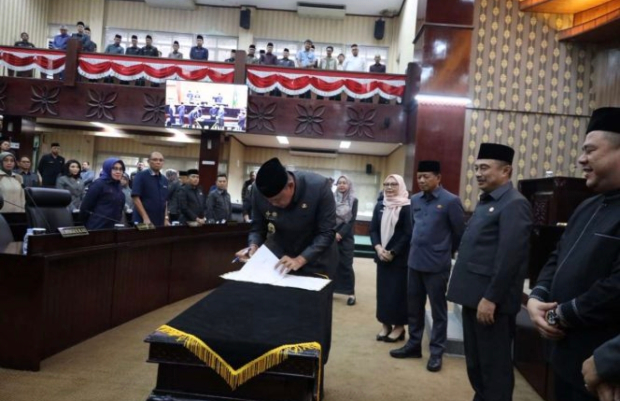 Raperda Perubahan PAD dan APBD 2025 Bekasi Segera Dikirim ke Gubernur Jabar untuk Evaluasi