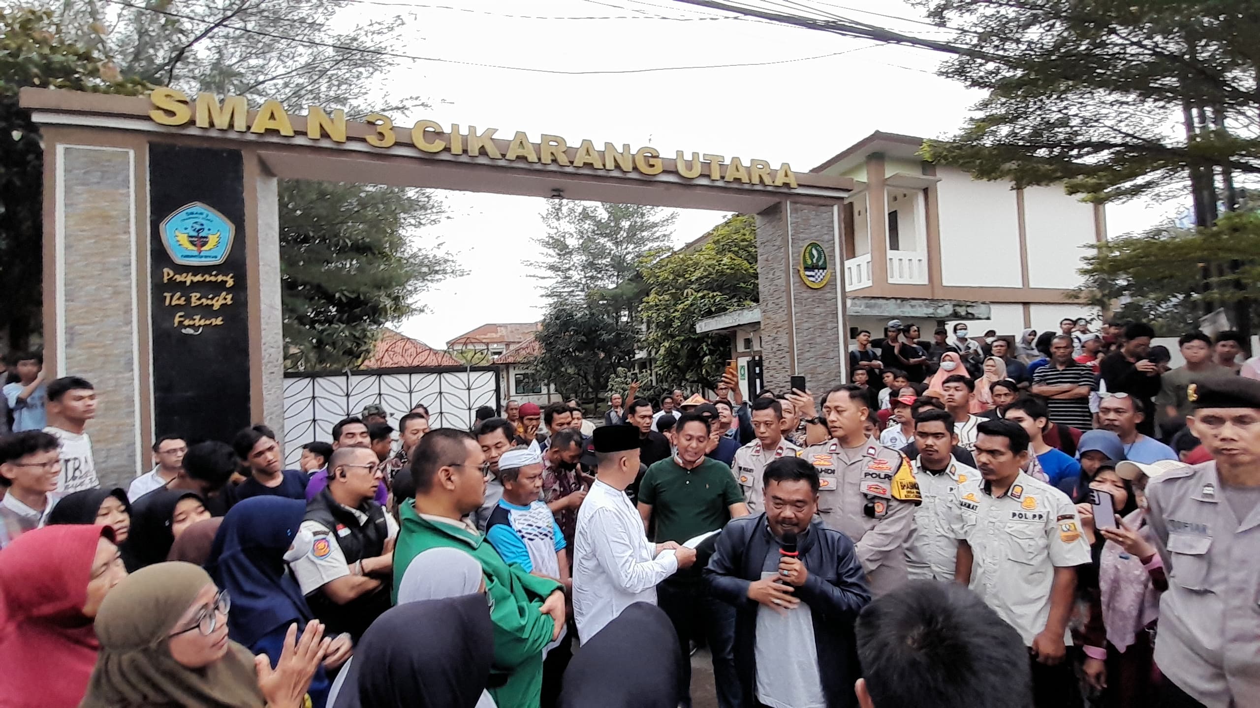 Diborong Satu Desa, 89 Siswa Gagal Masuk SMAN 3 Cikarang Utara, Tapi Bisa Daftar Jalur Prestasi