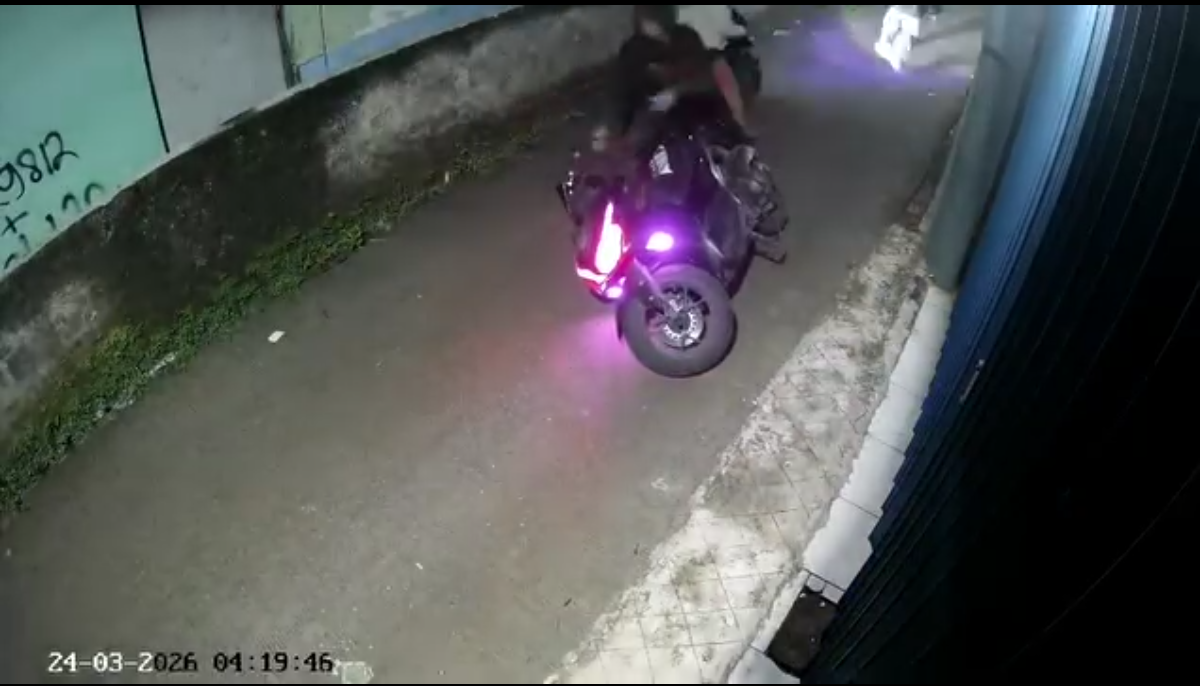 Mengeringkan! Remaja di Setu Dibegal di Depan Rumah, Motor Disikat