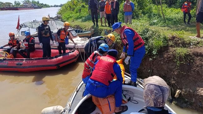 Uji Coba Kapal di Kali CBL Bekasi, 1 Kru Ditemukan Tewas