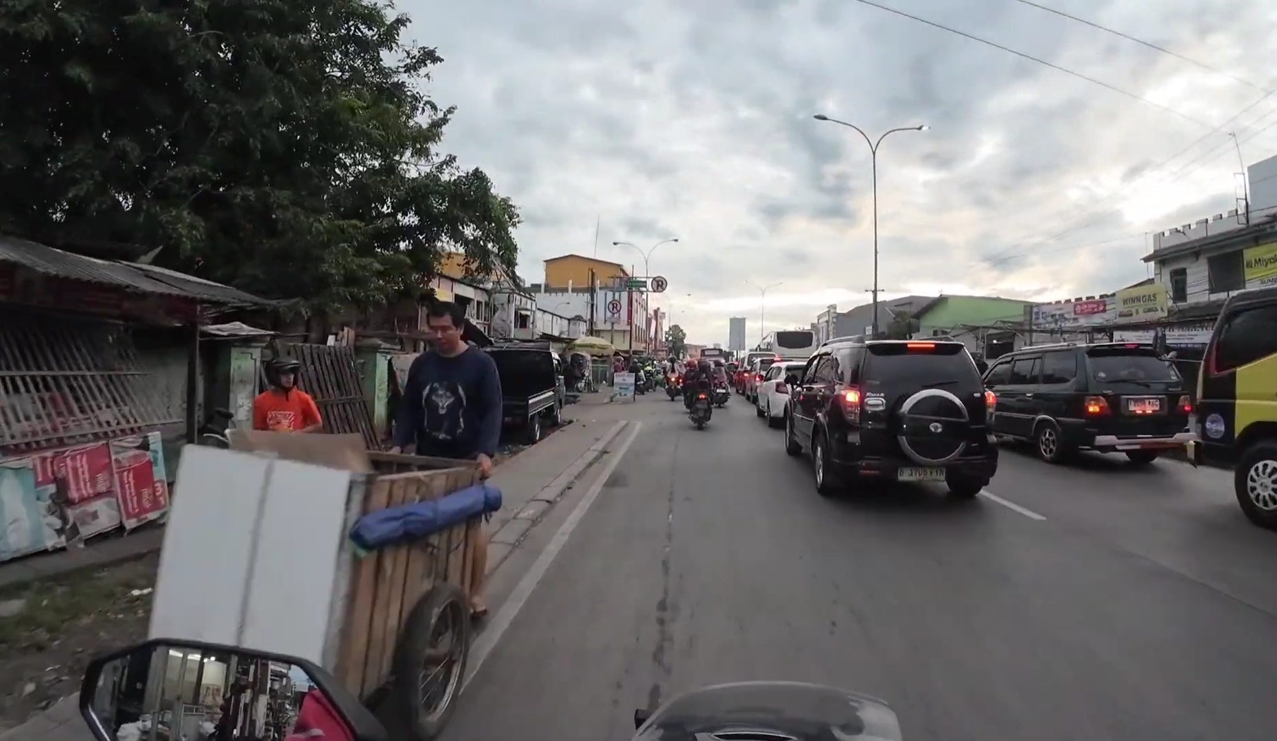 Mudik Lebaran 2026 Naik Motor? Ini Cara Mengatur Barang Bawaan Agar Aman di Perjalanan