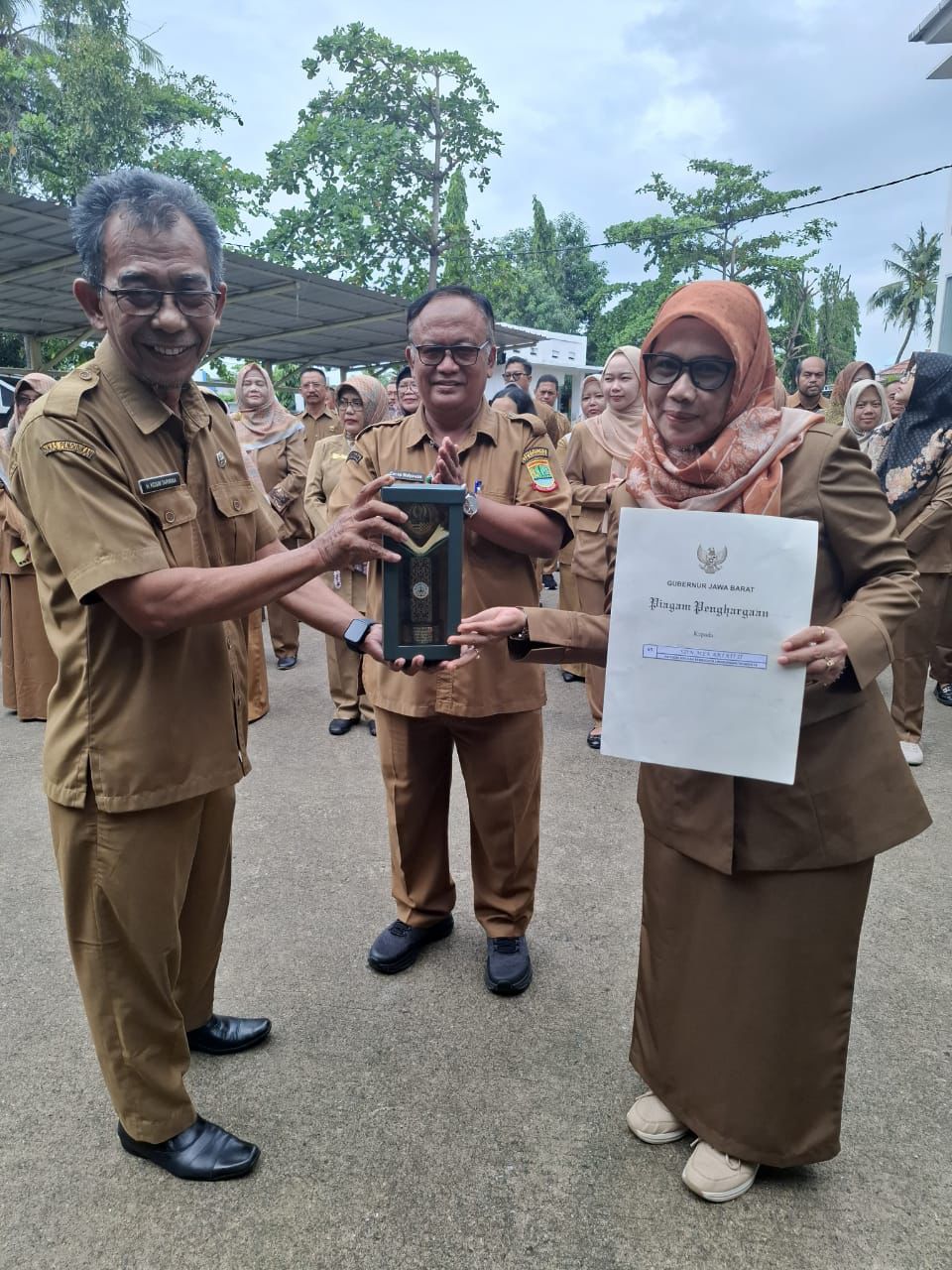 Dua SD di Karawang Raih Penghargaan Sekolah Adiwiyata Jawa Barat