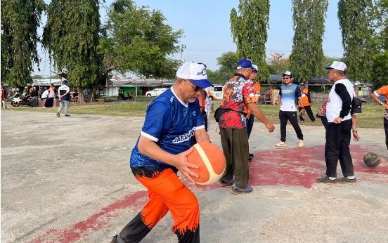 Olahraga di Sport Center Indramayu, Pasangan ASIH Komitmen Tingkatkan Kualitas Infrastruktur Olahraga di Jabar