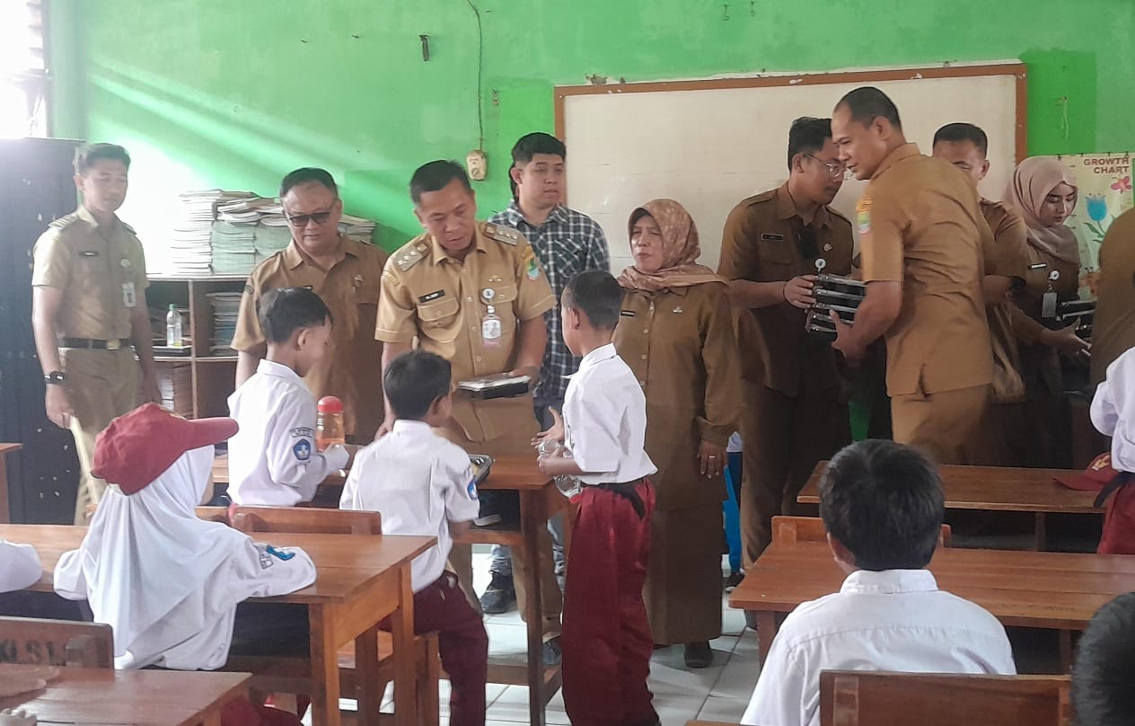 Pemkab Karawang Siapkan 3.000 Porsi Makanan Bergizi Gratis untuk Ribuan Siswa dari mulai PAUD hingga SMA/SMK